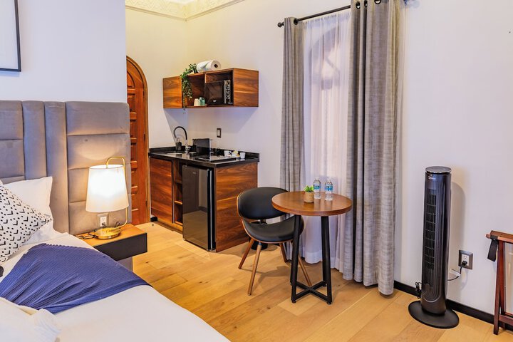Room 210 of 329
