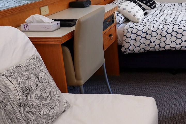 Room 12 of 37