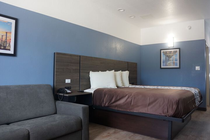 Room 5 of 28