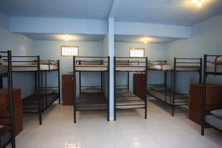 Room 4 of 25