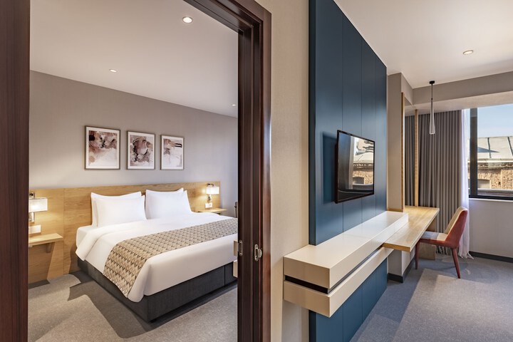 Room 12 of 44