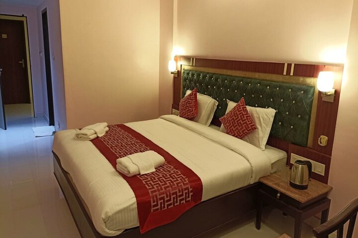 Room 3 of 18