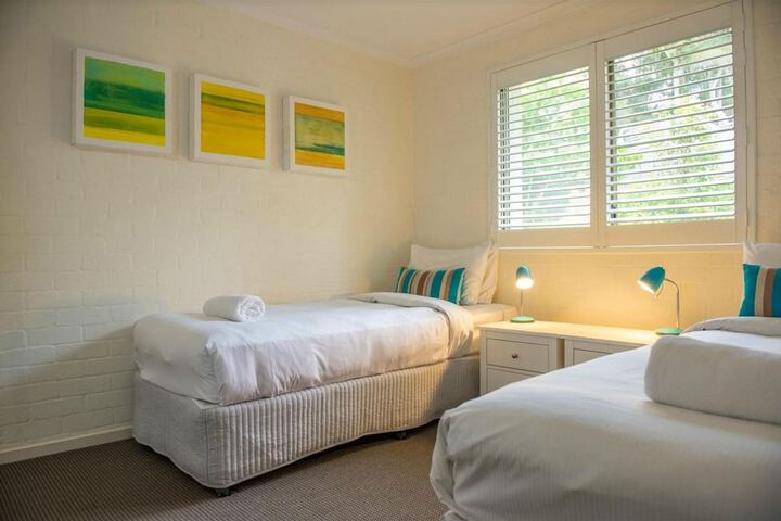 Room 10 of 148