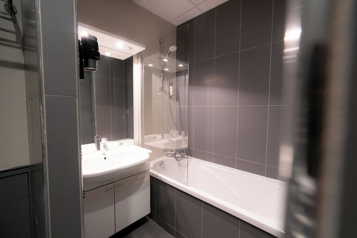 Room 42 of 55