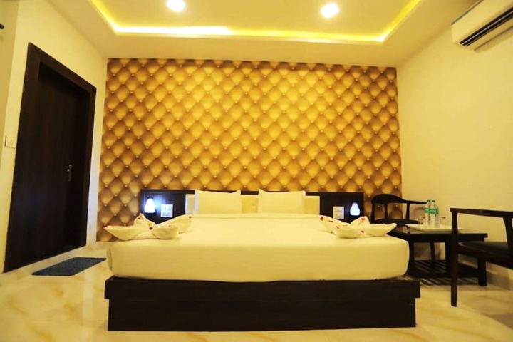 Room 4 of 36