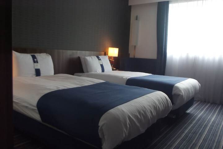 Room 15 of 50