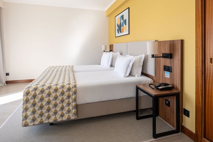 Room 21 of 77