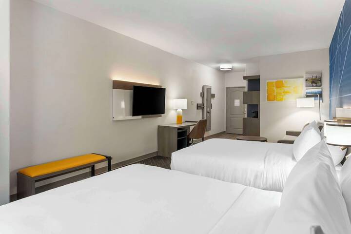 1 King Bed Suite (5 of 15)