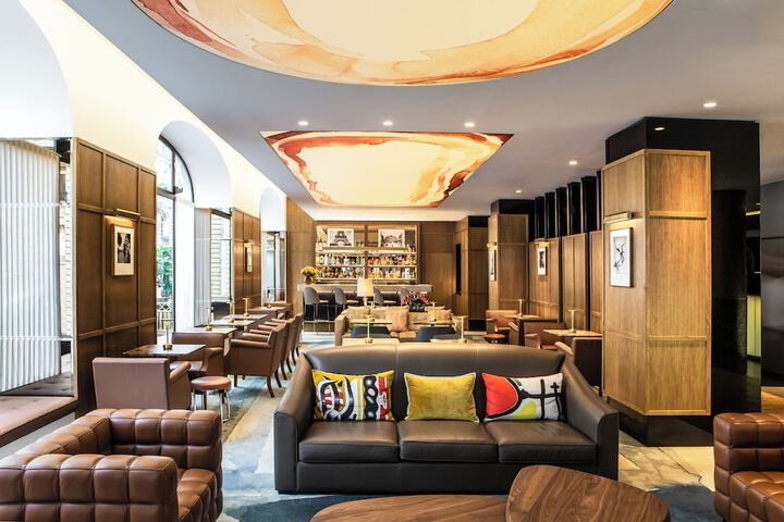Lounge 73 of 91