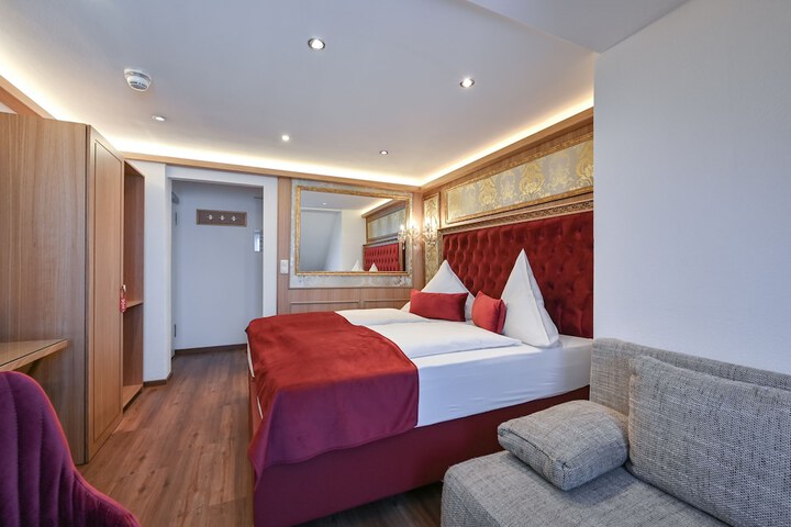Room 25 of 74