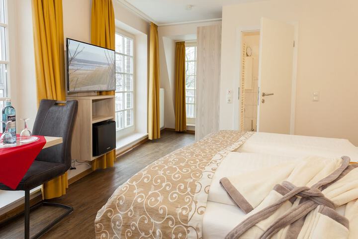 Room 10 of 113