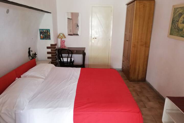 Room 11 of 48