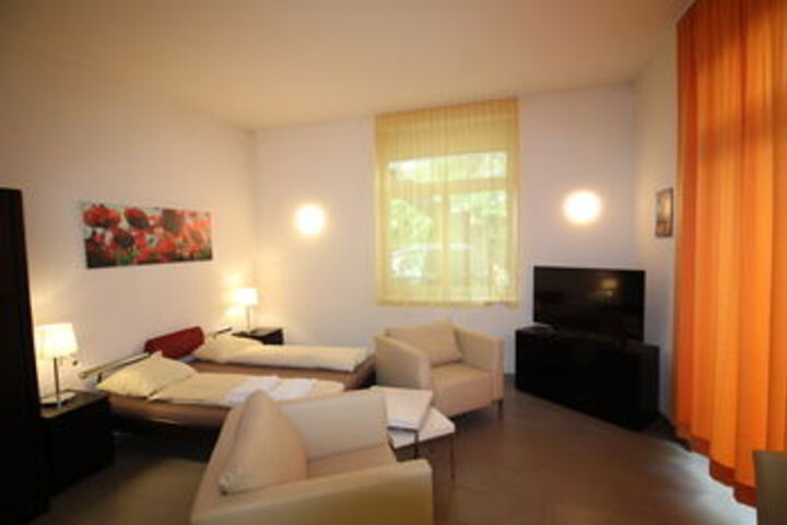Room 11 of 27