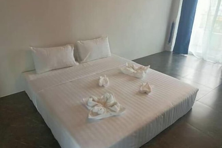 Room 4 of 60
