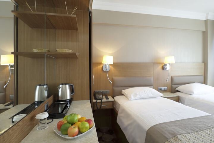 Room 7 of 34