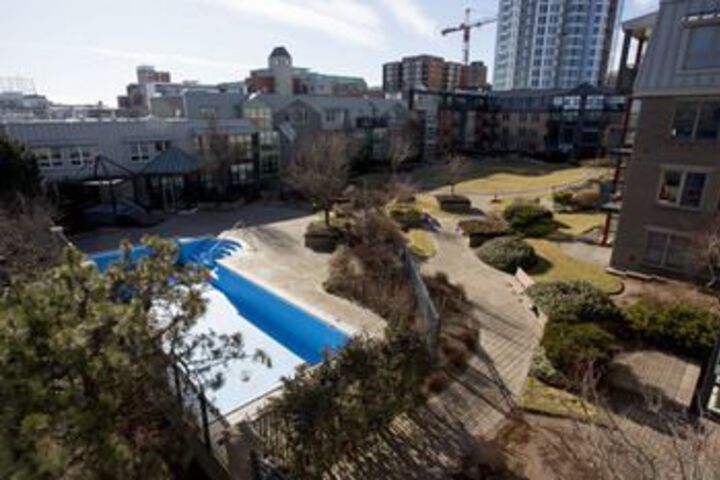 Pool 24 of 27