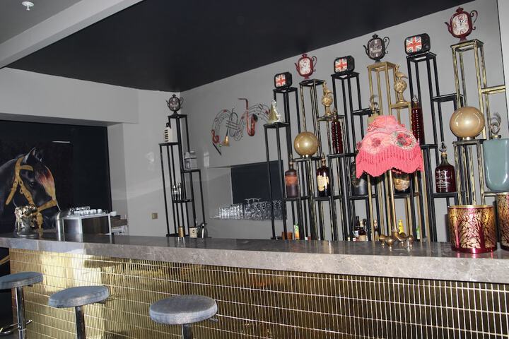 Lounge 60 of 70