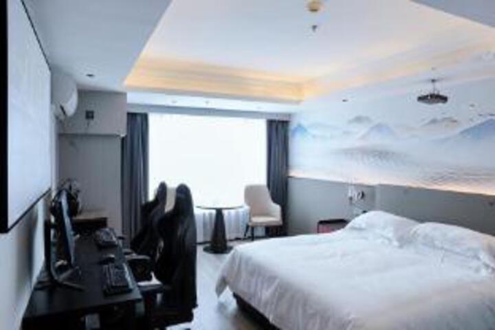 Room 5 of 6