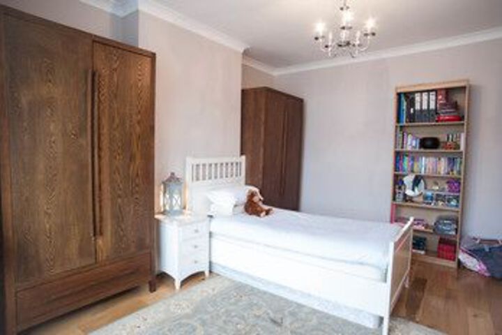Room 10 of 29