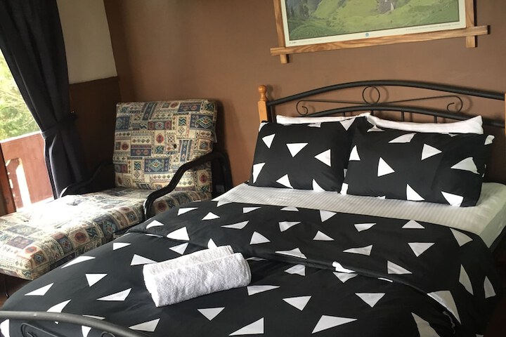 Room 8 of 34