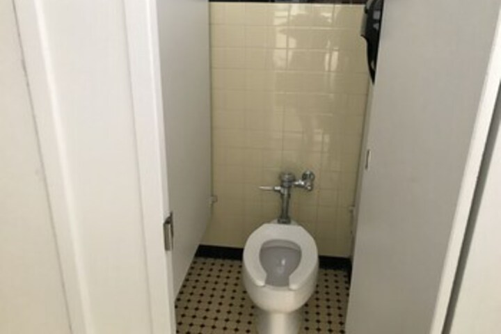 Room 10 of 108