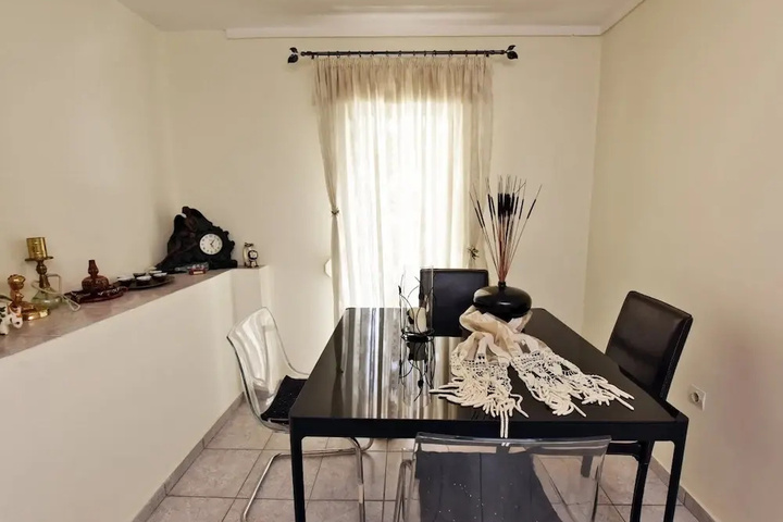 Room 3 of 6