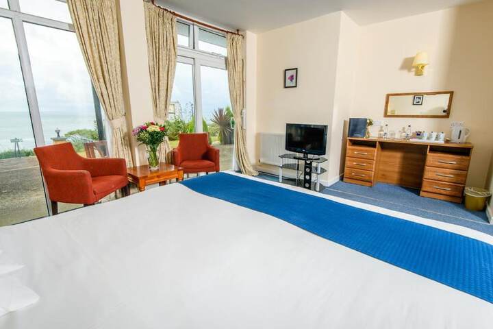 Room 3 of 18