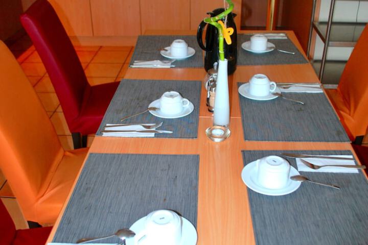 Breakfast/Coffee Service 9 of 14