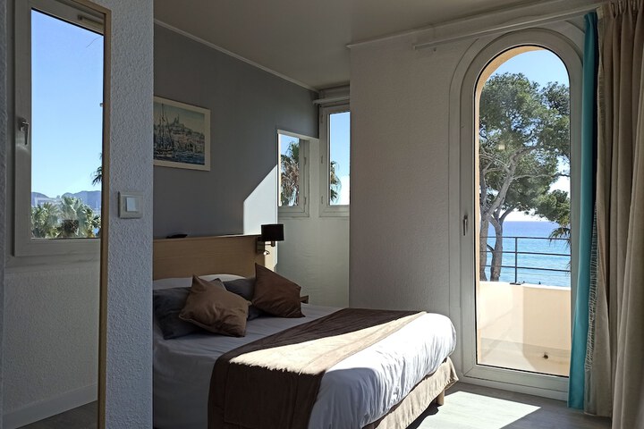 Room 5 of 35