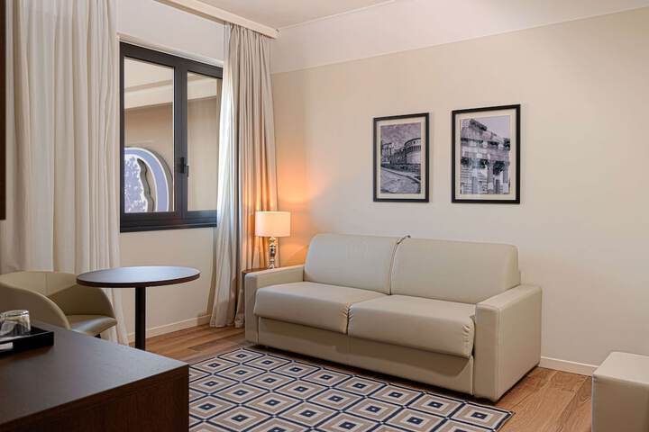 Room 28 of 121