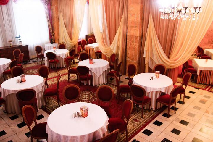 Dining 76 of 82