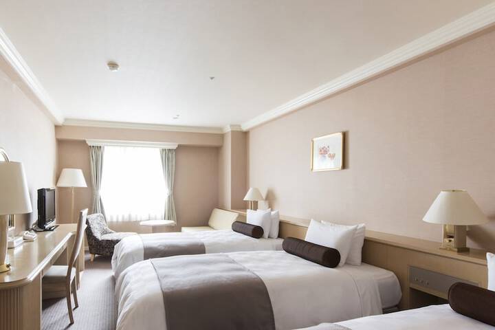 Room 5 of 188