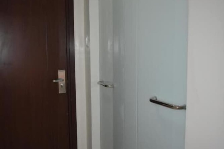 Room 10 of 24