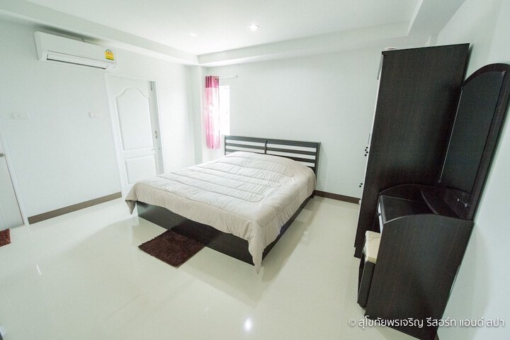 Room 11 of 45