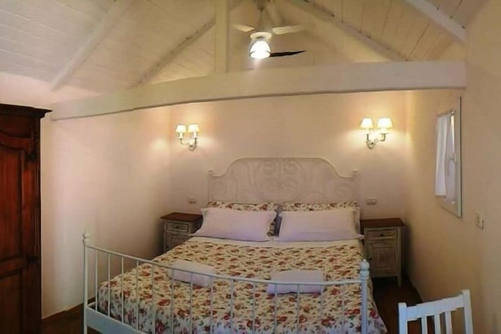 Room 12 of 20