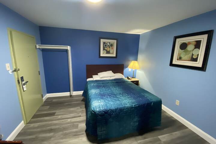 1 Queen Bed (17 of 69)