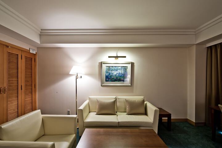 Room 16 of 79