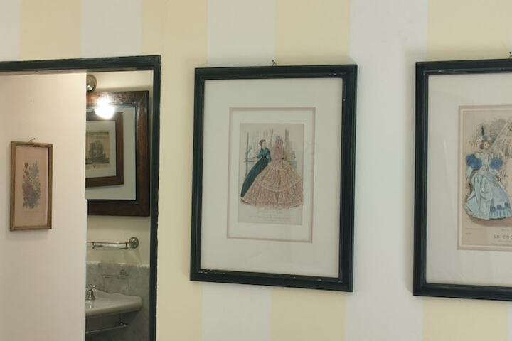Room 40 of 65