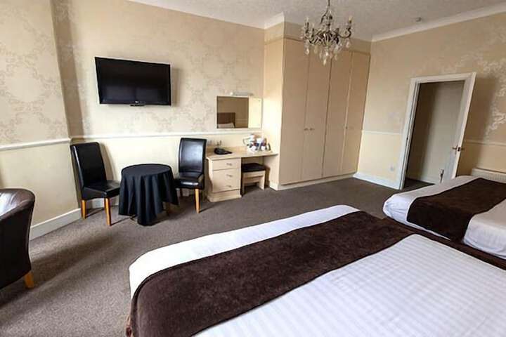 Room 8 of 44