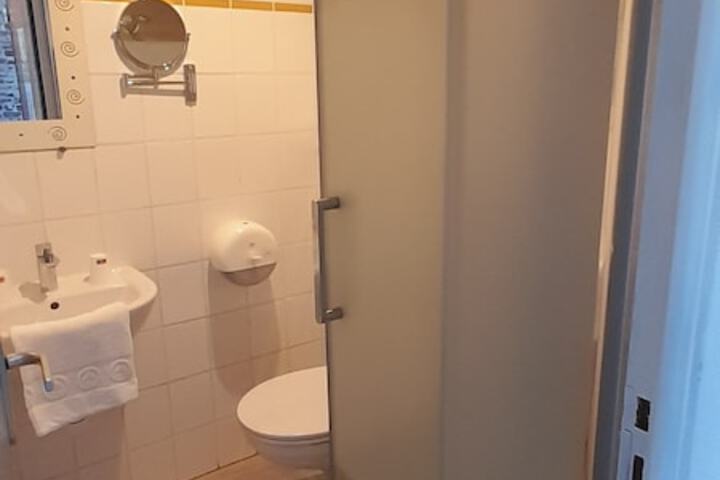 Room 29 of 50