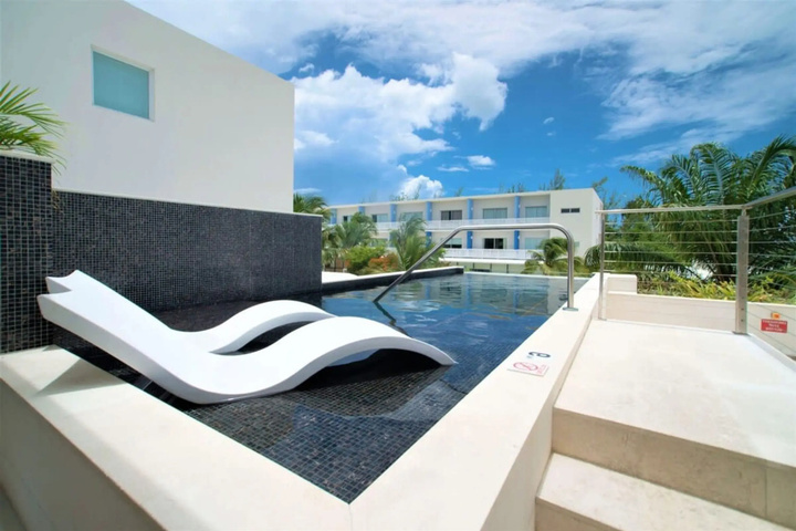 Pool 11 of 22