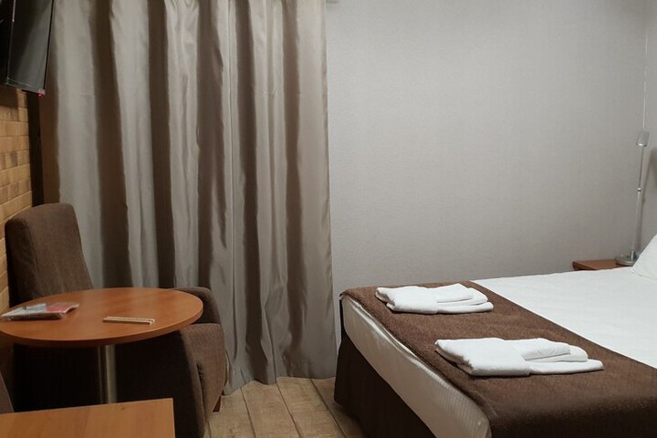 Room 17 of 38
