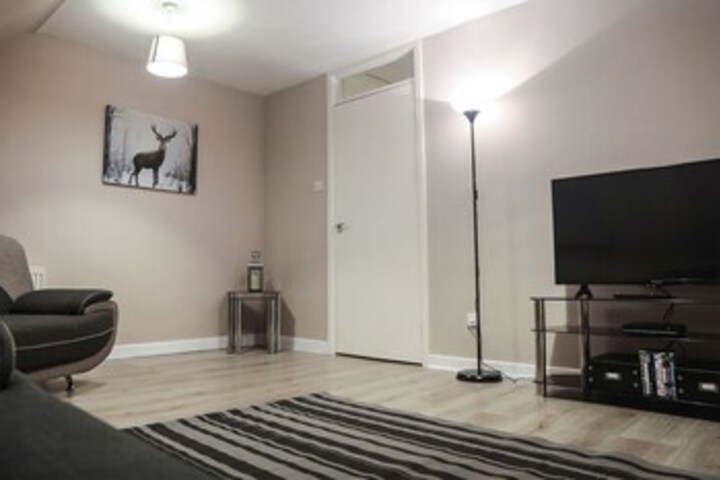 Room 10 of 12