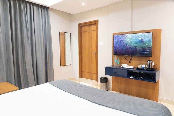 Room 10 of 35