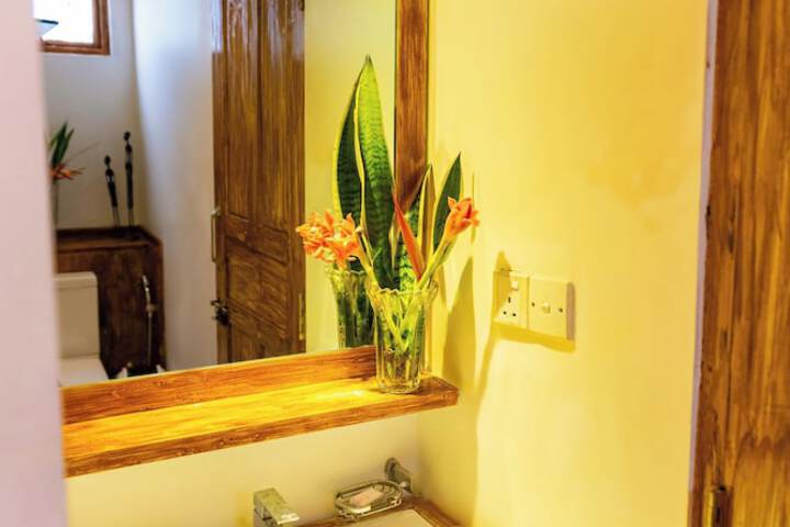 Room 52 of 99
