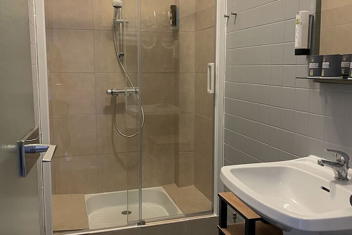 Room 35 of 60