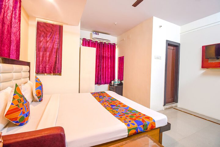 Room 25 of 29