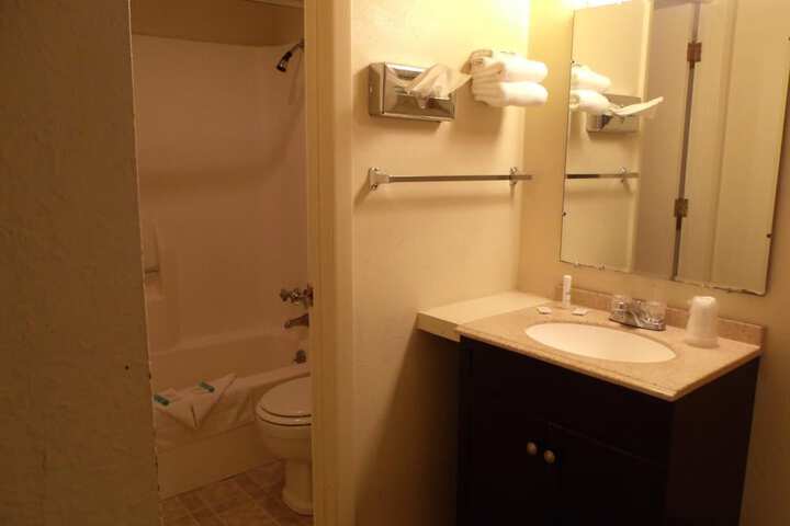Room 13 of 25