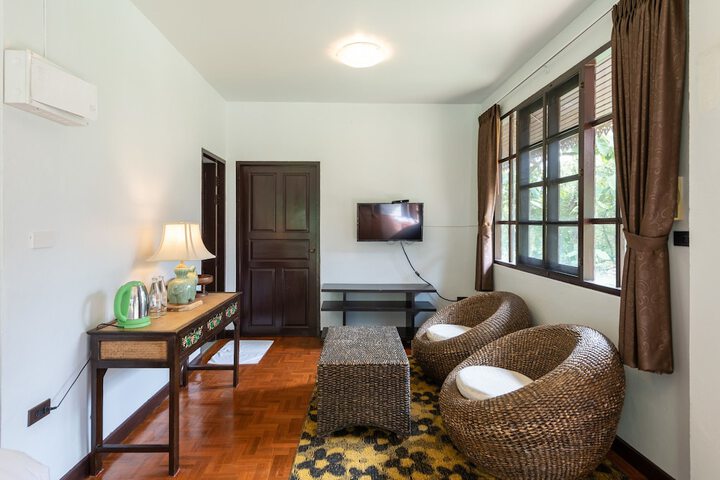 Room 8 of 52
