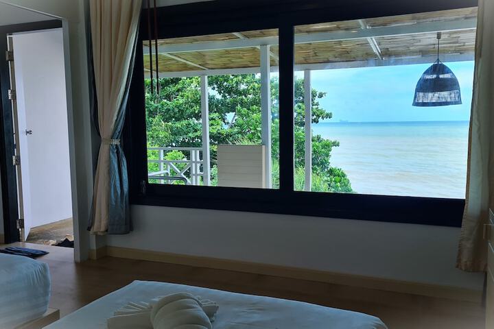Room 16 of 59